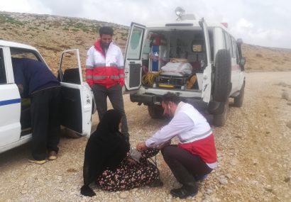 عملیات نجات گردشگران گرفتار در برف کوه سیاه توسط امداد گران جمعیت هلال احمر شهرستان لنده+تصاویر