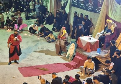 هنر تعزیه خوانی در شهرستان لنده قدمتی بیش از صدسال دارد هنر تعزیه خوانی در شهرستان لنده قدمتی بیش از صدسال دارد
