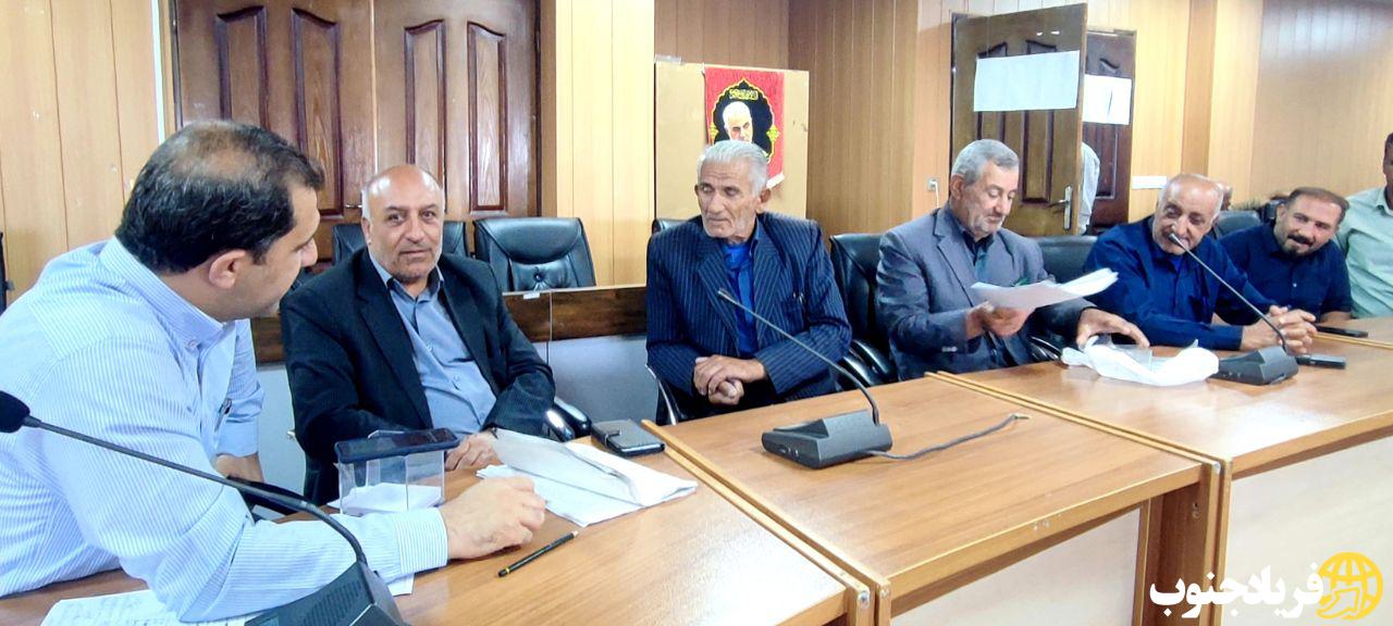 فرماندار دنا: «ارتباط بیواسطه و مستقیم با مردم، از اهداف اصلی دولت وفاق ملی برای رفع مشکلات است» فرماندار دنا: «ارتباط بیواسطه و مستقیم با مردم، از اهداف اصلی دولت وفاق ملی برای رفع مشکلات است»