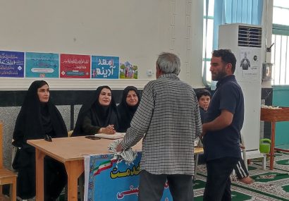برپایی میز خدمت بهزیستی در مصلای نماز جمعه لنده