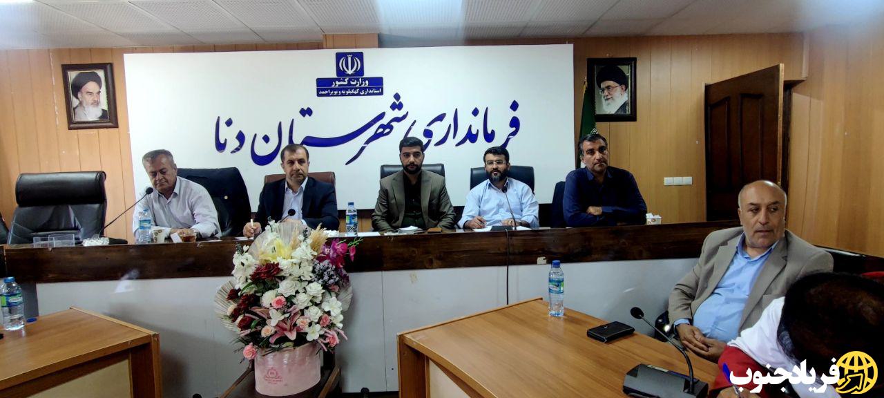 همبستگی ملی در مدیریت بحرانها؛ مردم و مسئولان دنا پای کار مدیریت آتش سوزی ها و جنگ»