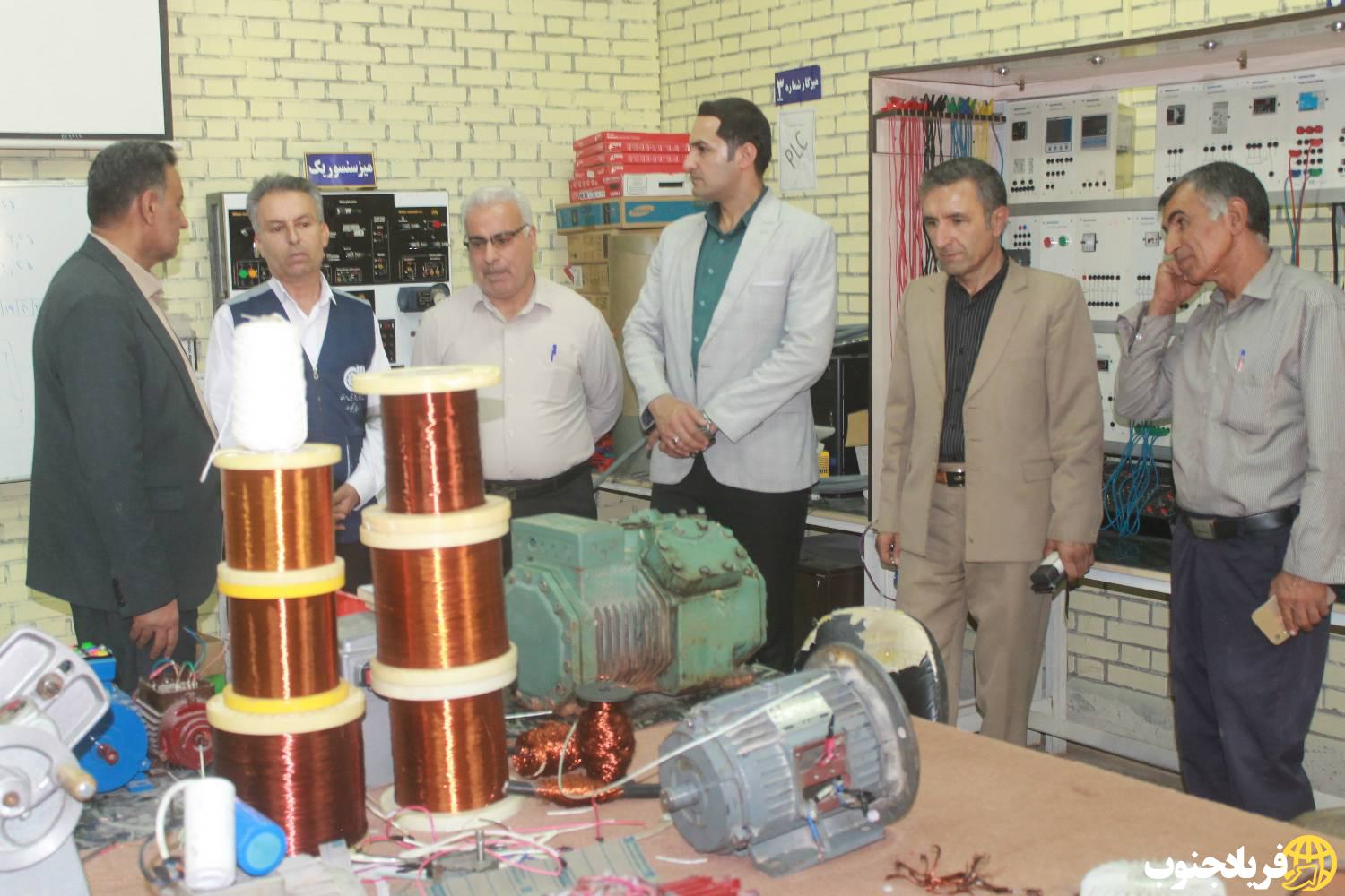 فرماندار کهگیلویه: آموزش مهارتی، کلید اشتغال پایدار است؛ مشکلات مراکز فنی و حرفه‌ای با جدیت پیگیری می‌شود