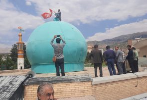 برافراشته شدن پرچم سرخ خونخواهی بر فراز مسجد صدا و سیمای کهگیلویه و بویراحمد
