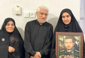 ادای احترام حاج صادق آهنگران به خانواده شهید پاسدار سید سجاد تقوی؛ دیداری از جنس ایثار و وفاداری