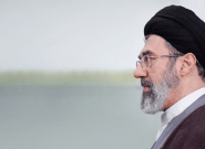 آیتالله خامنهای؛ فرماندهی که زمین بازی جنگ را تغییر داد آیتالله خامنهای؛ فرماندهی که زمین بازی جنگ را تغییر داد