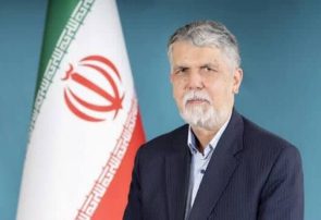 ورود وزیر فرهنگ و ارشاد اسلامی به فرودگاه شیراز در مسیر سفر به یاسوج