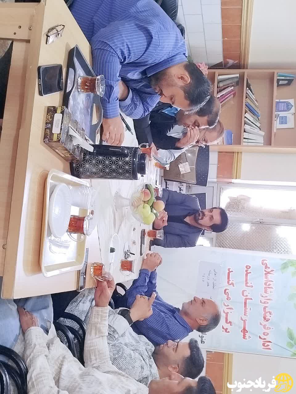 نشست هم‌اندیشی و تجلیل از فعالان رسانه‌ای در شهرستان لنده